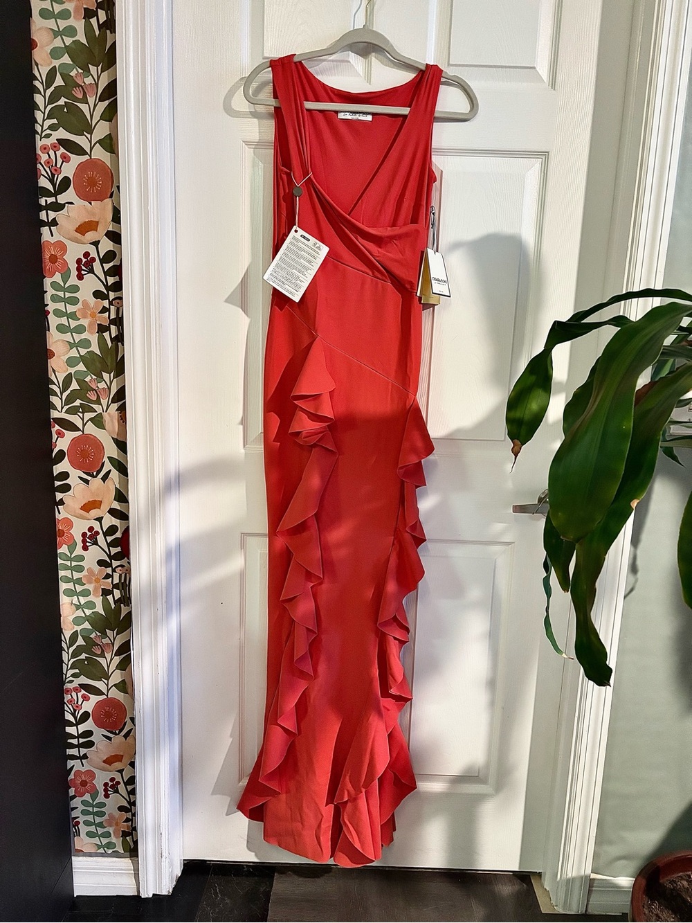 NWT CHIARA BONI Long V neck gown with ruffles in hibiscus Size 6